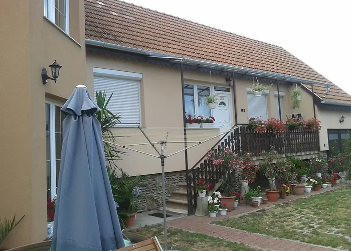 Marika Haus בית הארחה