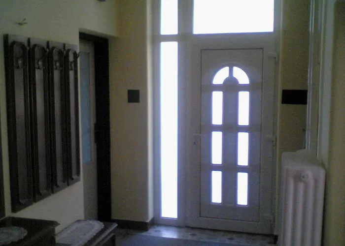 Marika Haus בית הארחה 3*
